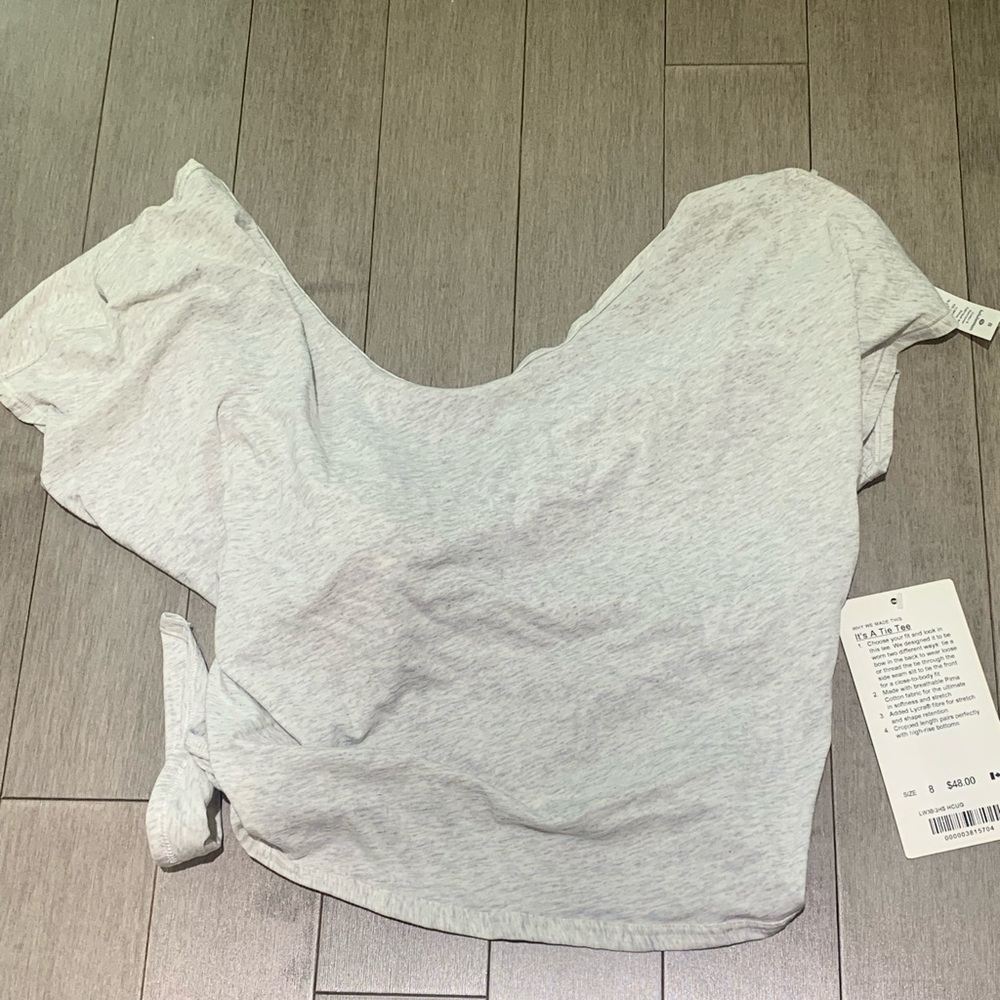 Lulu tie shirt brand new with tags on